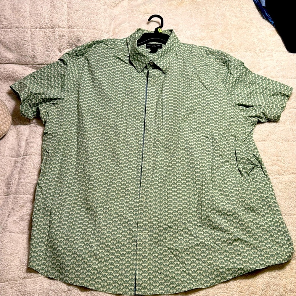 Shaquille O’Neil 3XL button down shirt excellent condition.